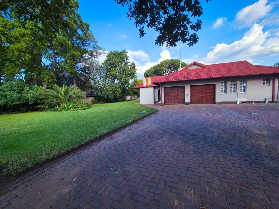 4 Bedroom Property for Sale in Vaalpark Free State